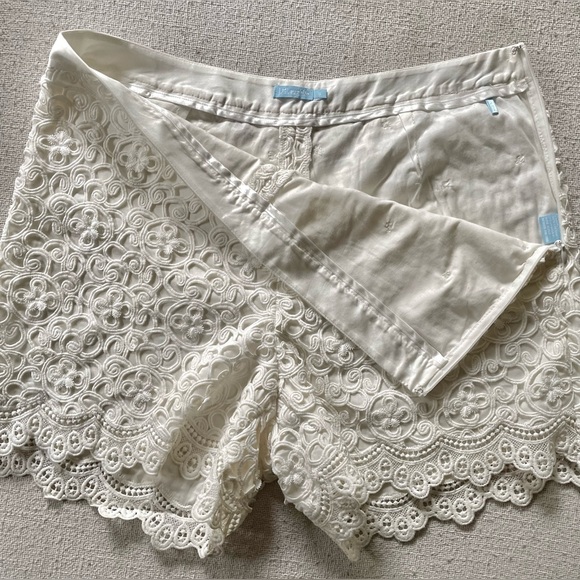 WOMANS J MCLAUGHLIN WHITE DRESSY SHORTS SIZE 6 - Picture 3 of 9